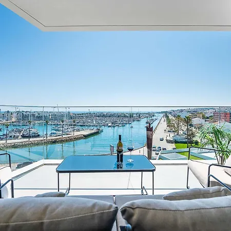Luxury Penthouse With Marina Views