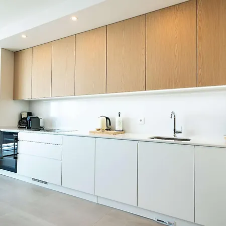 Luxury Penthouse With Marina Views Апартаменты