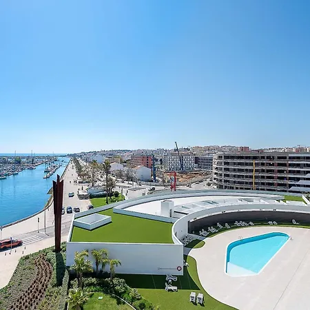 Luxury Penthouse With Marina Views Апартаменты *