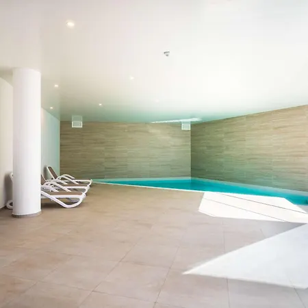 Luxury Penthouse With Marina Views Appartamento